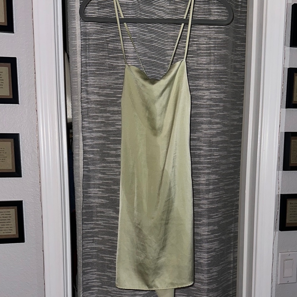 Kendall & Kylie (M) Elegant Light Green Slip Dress